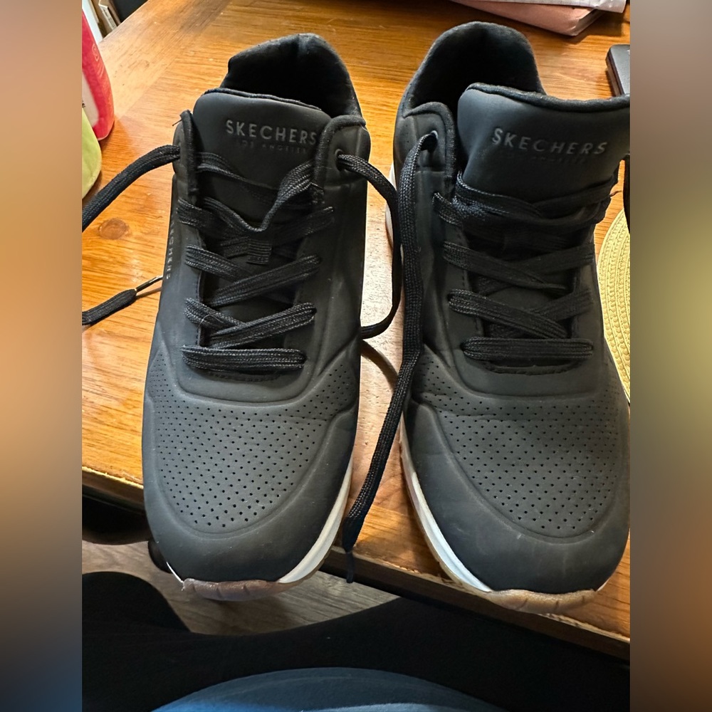 Sketchers shoes